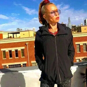 Lululemon Run Jacket Black Full Zip Lightweight  Size 6 perfect outerwear ski